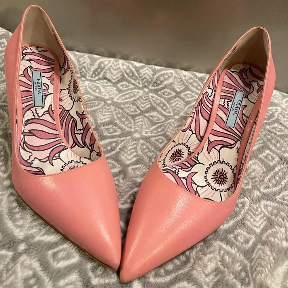Prada Beige Pink Leather Classic Pointy
Toe Pumps - Picture 4 of 10